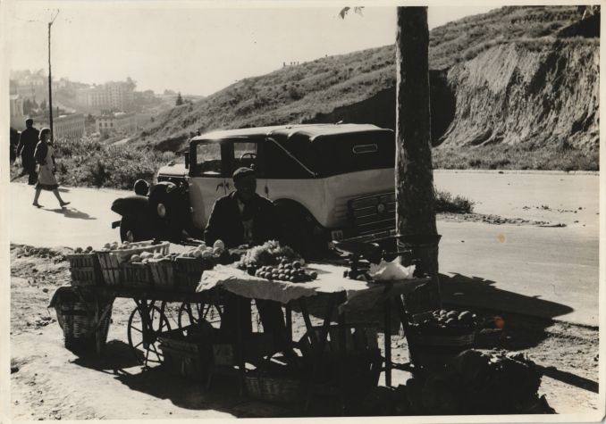 Fruit seller in Sant Genís