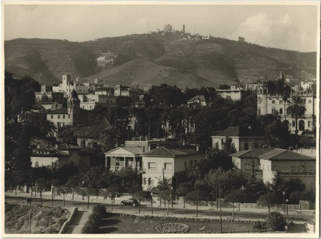 El Tibidabo y la Ctra.de les Aigües desde Sarriá