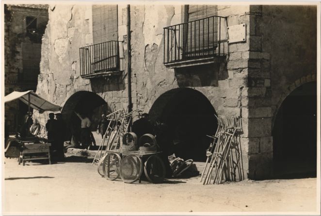 Mercat a la plaça del poble