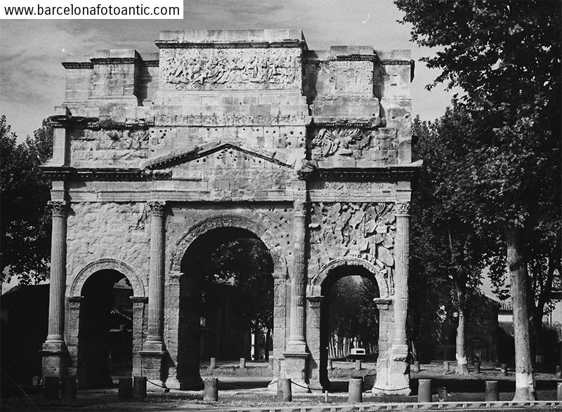 Triumph arch in Orange