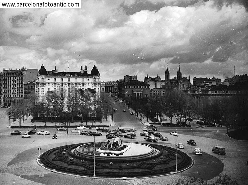 Panoramic view of Cánovas del Castillo Sq.