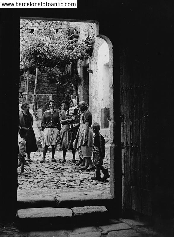 Mujeres a por agua en  Trujillo